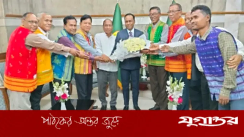 জাতীয় সংসদ অধিবেশনে উপজাতি ও খ্রিষ্টান যাজকদের পর্যবেক্ষণ