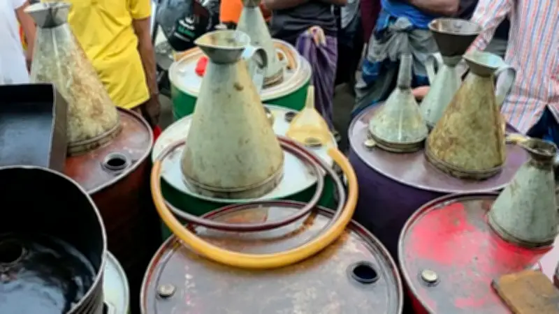 অবৈধ ডিজেল মজুত ও জ্বালানি সরবরাহে সংকট: সরকারের নতুন পদক্ষেপ ও আন্তর্জাতিক উত্তেজনা