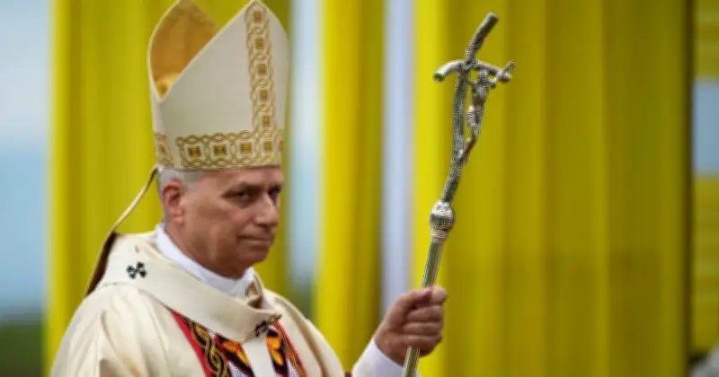 পোপ লিও চতুর্দশের কঠোর সমালোচনা: যুদ্ধের পেছনে বিলিয়ন ডলার ব্যয়কারী স্বৈরশাসকদের হুঁশিয়ারি