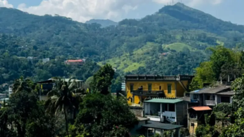শ্রীলঙ্কার শহর ও পাহাড়ের সৌন্দর্য: কলম্বো ভ্রমণের অভিজ্ঞতা