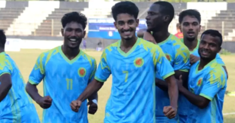 বাংলাদেশ ফুটবল লিগে শীর্ষ দল বসুন্ধরা কিংসের পয়েন্ট হার, আবাহনী উঠে এলো দ্বিতীয় স্থানে