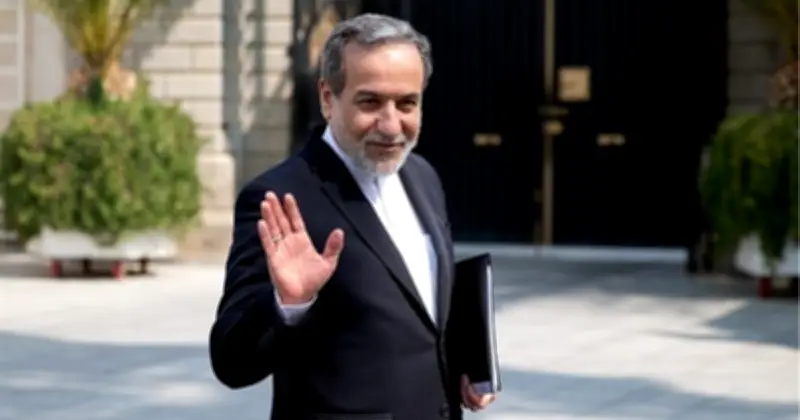 লেবাননে যুদ্ধবিরতির ১০ দিন হরমুজ প্রণালি বাণিজ্যিক জাহাজের জন্য উন্মুক্ত