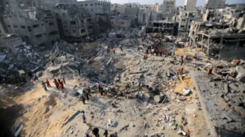 বিএনপি নারী প্রার্থী সাক্ষাৎকার নিচ্ছে, হজযাত্রীদের জন্য প্রধানমন্ত্রীর শুভেচ্ছা উপহার