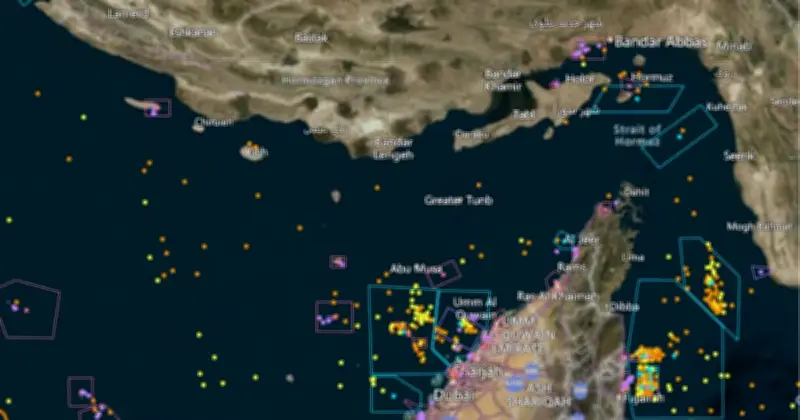 হরমুজ প্রণালিতে চলাচলে ইরানের আইআরজিসির অনুমতি বাধ্যতামূলক: সামরিক কর্মকর্তা