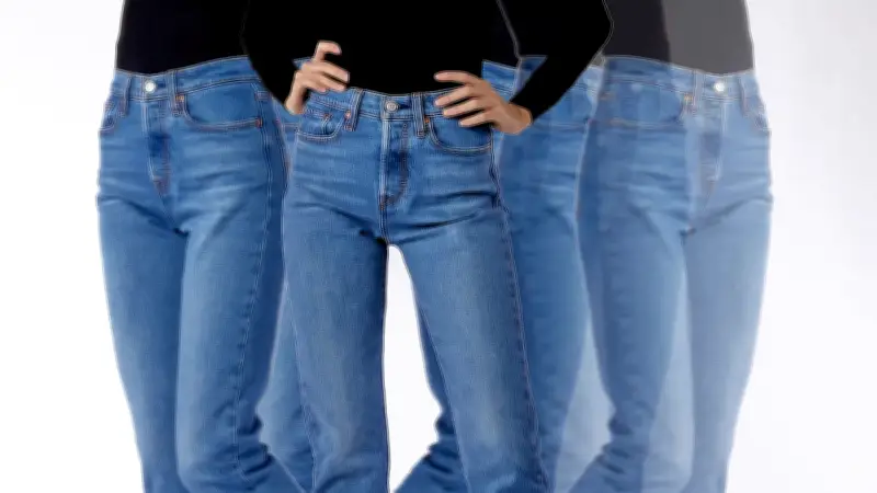 নীল জিনসের জনপ্রিয়তার রহস্য: ইতিহাস, বিজ্ঞান ও ব্যবহারিক কারণ