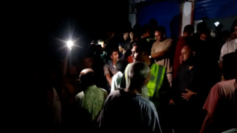 বাগমারায় অস্ত্রসহ কিশোর আটক: উদ্ধারে গিয়ে পুলিশ অবরুদ্ধ, পরে অতিরিক্ত বাহিনী উদ্ধার করে