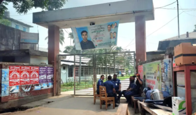 ময়মনসিংহ মেডিকেলে ছাত্র সংঘর্ষ: ক্লাস-পরীক্ষা স্থগিত, পুলিশ মোতায়েন