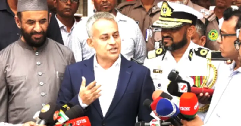 জ্বালানি সংকট নেই, হরমুজ প্রণালি জাহাজ নিয়ে কূটনৈতিক যোগাযোগ চলছে: মন্ত্রী