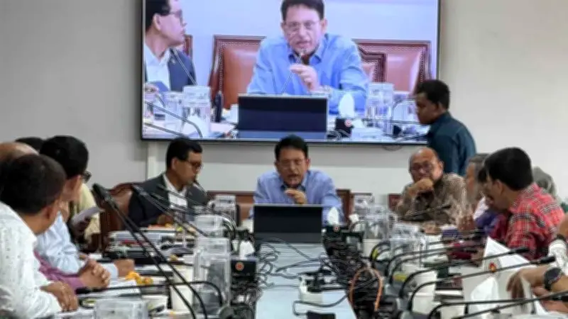 বাতিল হচ্ছে ‘নীরব বহিষ্কার’, পুলিশ সদস্য নিহত, ট্রাম্পের হামলা হুমকি ও অন্যান্য শীর্ষ খবর