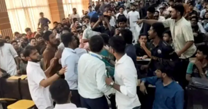 যবিপ্রবিতে উপাচার্যের মতবিনিময়ে হট্টগোল, ক্যাম্পাসে উত্তেজনা