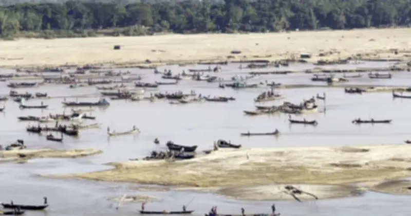 ধান কাটায় শ্রমিক সংকট নিরসনে সুনামগঞ্জে কয়লা পরিবহন ও বালু উত্তোলন বন্ধ