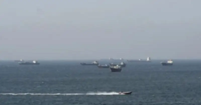 ইরানের বিপ্লবী গার্ড হরমুজ প্রণালি বন্ধ ঘোষণা, যুক্তরাষ্ট্রের বিরুদ্ধে যুদ্ধবিরতি লঙ্ঘনের অভিযোগ