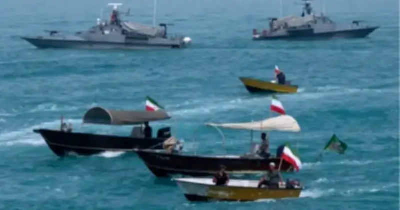 ইরানের আইআরজিসি: হরমুজ প্রণালি বন্ধ থাকবে যতক্ষণ না যুক্তরাষ্ট্রের নৌ অবরোধ প্রত্যাহার