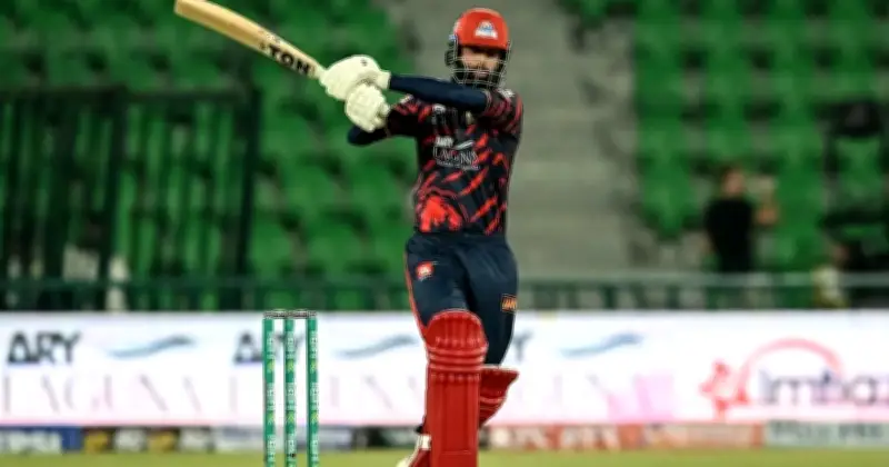 আইপিএল ছেড়ে পিএসএলে মঈন আলী, ব্যাটিং সুযোগ ও পরিবারের কারণেই সিদ্ধান্ত