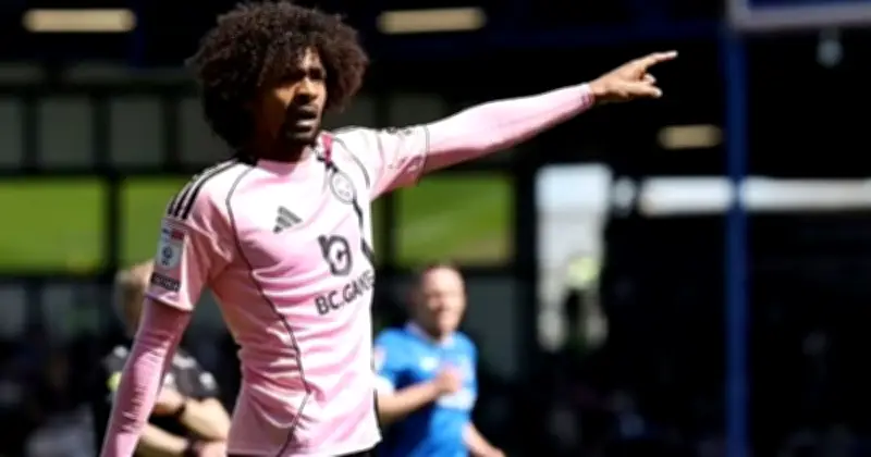 লেস্টার সিটির হারের দিনে হামজা চৌধুরীর বর্ণবাদী আক্রমণ ও হলুদ কার্ডের অভিজ্ঞতা