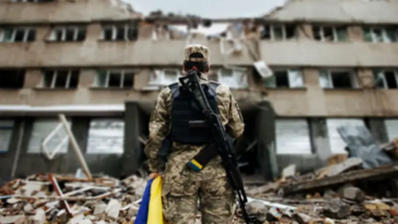 রাশিয়ায় ইউক্রেনীয় সেনার ১৫ বছরের জেল, বাংলাদেশে শিশুদের টিকা ও তেলের দাম নিয়ে আলোচনা