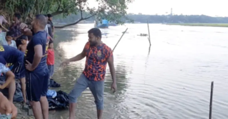 চাঁদপুরের ডাকাতিয়া নদীতে শিশু দুর্ঘটনা: এক শিশুর মৃত্যু, অপরজনের সন্ধান চলছে