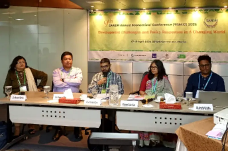 বিদেশে কর্মরত পরিবারগুলোর দারিদ্র্য ঝুঁকি কম, অভ্যন্তরীণ অভিবাসীরা সংকটে: গবেষণা