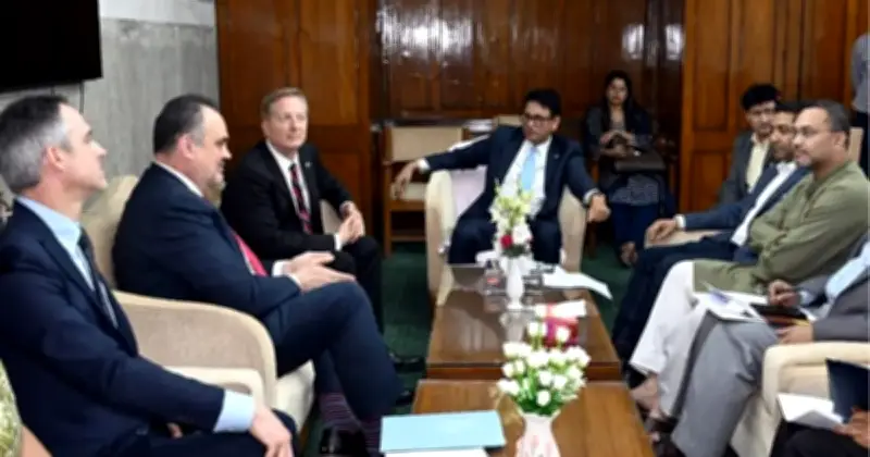 যুক্তরাষ্ট্রে উচ্চশিক্ষায় বাংলাদেশি শিক্ষার্থীদের ভিসা প্রক্রিয়া সহজ করার আহ্বান শিক্ষামন্ত্রীর