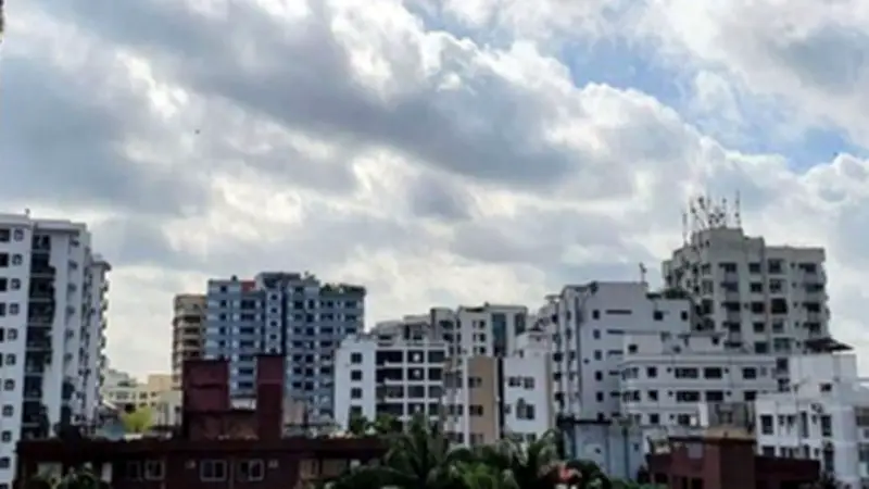 বিএনপি মহাসচিবের চীন সফর, ঢাকায় মেঘলা আকাশ ও দৌলতপুরে 'পীর' হত্যা প্রতিবাদ