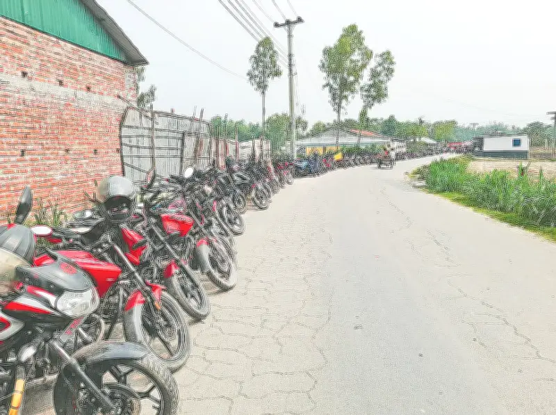 জ্বালানি তেলের দাম বৃদ্ধি: পরিবহন খাতে প্রভাব ও সাধারণ মানুষের জীবনযাত্রার চাপ