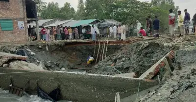 পেকুয়ায় পূর্ণিমার জোয়ারে স্লুইসগেট ভেঙে লবণের মাঠ তলিয়ে, ক্ষতিগ্রস্ত হাজারো চাষি