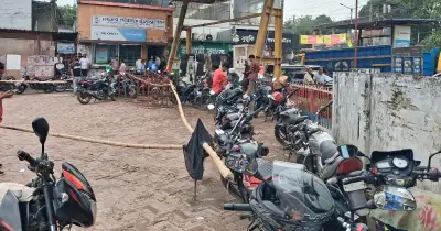 জ্বালানি তেলের দাম বৃদ্ধির পরও রংপুরে পেট্রোল-ডিজেলের তীব্র সংকট, ফিলিং স্টেশনে দীর্ঘ লাইন ও হুড়োহুড়ি