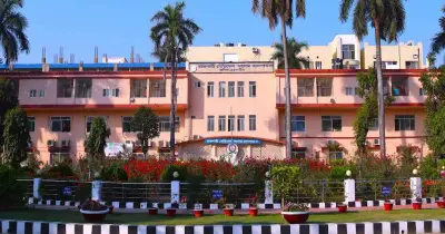 রামেকে মায়ের মৃত্যুতে অবহেলার অভিযোগ, ইন্টার্ন চিকিৎসকদের সঙ্গে সংঘাতে দুই ভাই আটক