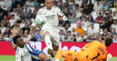 রিয়াল মাদ্রিদের জয়, মবাপ্পে ও ভিনিসিয়াসের গোলে আলাভেসকে ২-১ হারালো