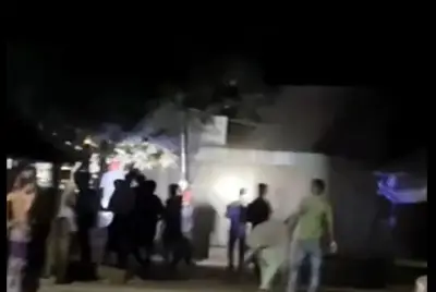 মাদারীপুরে টাকা ফেরতের দ্বন্দ্বে টর্চলাইট জ্বালিয়ে সংঘর্ষ, আহত ৫