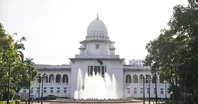 সুপ্রিম কোর্টের ভার্চুয়াল কার্যক্রম প্রত্যাহারের দাবিতে আইনজীবীদের বিক্ষোভ