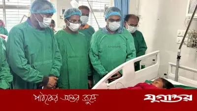 অগ্নিদগ্ধ শিশু লামিয়ার চিকিৎসার দায়িত্ব নিলেন বিএনপি নেতা ড. খন্দকার মারুফ হোসেন