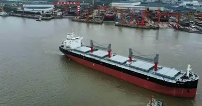 সৌদি আরব থেকে এক লাখ টন অপরিশোধিত তেল নিয়ে বাংলাদেশের উদ্দেশে রওনা দিয়েছে জাহাজ