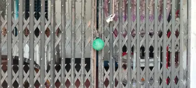 সাতক্ষীরায় বাড়িতে বোমাসদৃশ বস্তু, ২৭ ঘণ্টা পরেও পরীক্ষা হয়নি