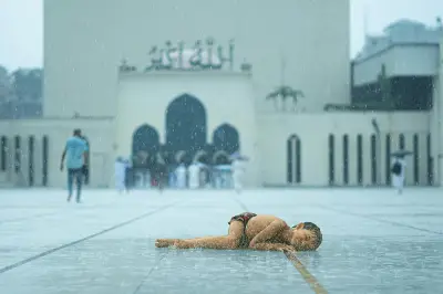 কোরআনে বৃষ্টি: রহমত ও শাস্তির নিদর্শন