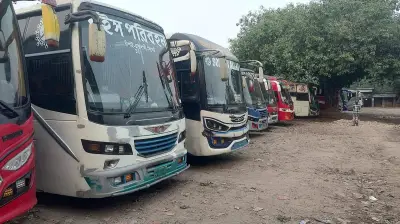 চাঁদা বিরোধে চাঁপাইনবাবগঞ্জে বাস চলাচল বন্ধ, দুটি শ্রমিক ইউনিয়নের সংঘাত