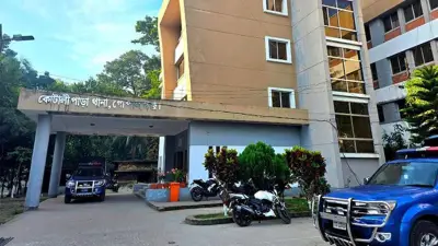 ব্যবসায়ীকে তুলে নেওয়ার চেষ্টা, ৪ ডাকাতকে পুলিশে দিল জনতা