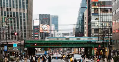 জ্বালানি সাশ্রয়ে টোকিওতে কর্মীদের শর্টস পরার নির্দেশ