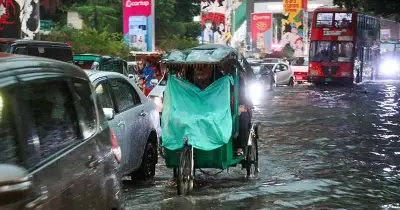 তাপপ্রবাহের পর বৃষ্টিতে স্বস্তি, তারপর জলাবদ্ধতায় ভোগান্তি