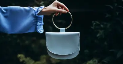 মানসিক চাপ কমাতে ‘প্যানিক পাউচ’ জনপ্রিয়তা পাচ্ছে বিশ্বজুড়ে