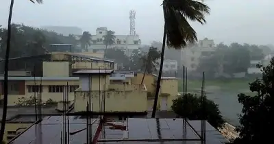 তাপপ্রবাহ থেকে মুক্তি দিচ্ছে বৃষ্টি, আরও কয়েকদিন থাকতে পারে