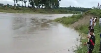 ফুলপুরে কংশ নদীতে গেজ রিডার নিখোঁজ, উদ্ধার কাজ চলছে