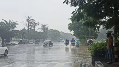 ঢাকায় বৃষ্টির মধ্যেও বাতাসে দূষণ, সতর্কতা জারি