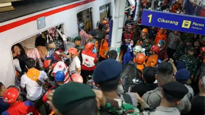 ইন্দোনেশিয়ায় ট্রেন সংঘর্ষে নিহত ১৪, আফগানিস্তানে বিশ্ববিদ্যালয়ে হামলায় ৭ জন নিহত