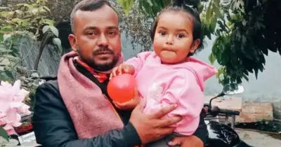 রাজবাড়ীতে বজ্রপাতে যুবকের মৃত্যু, কোলে থাকা শিশু অলৌকিকভাবে বেঁচে গেল