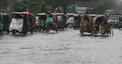 তীব্র তাপপ্রবাহের পর বৃষ্টিতে রাজধানীতে জলাবদ্ধতা, ভোগান্তি চরমে