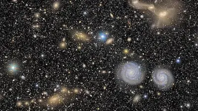 মহাকর্ষীয় লেন্সিং: মহাবিশ্বের আলো বাঁকানোর অদ্ভুত ঘটনা