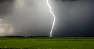 ঝড়বৃষ্টিতে নয় জেলায় বজ্রাঘাতে ১৩ জনের মৃত্যু