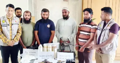 ঢাকায় উগ্রবাদী সংগঠনের চার সদস্য গ্রেপ্তার, অস্ত্র ও জিহাদি বই উদ্ধার