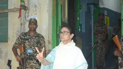 পশ্চিমবঙ্গে দ্বিতীয় দফার ভোট শেষ, নজর ভবানীপুরে